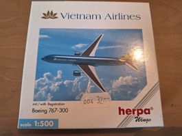 Vietnam Airlines Boeing 767-300 1:500