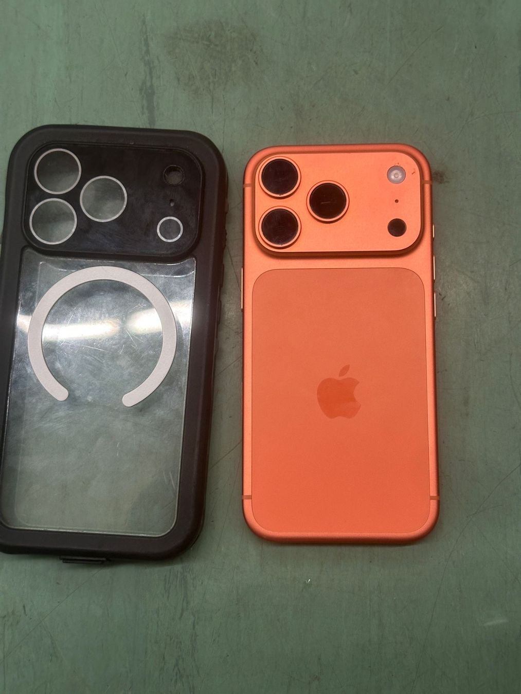 Apple Telefoni cellulari / Smartphones: Iphone 17 Pro 256GB orange mit Garantie – Usato da Rorschach venduto da Liandro2012 2