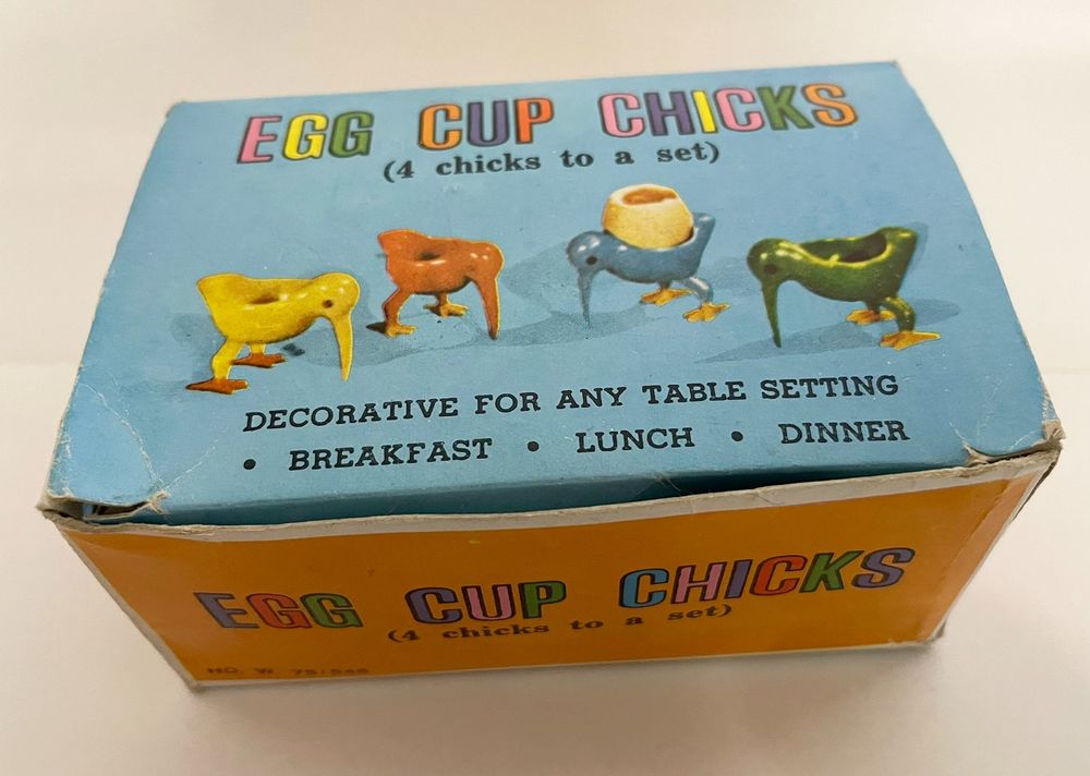DESIGNKLASSIKER Mid Century Modern: 4 EGG CUP CHICKS in OVP (Neu ...