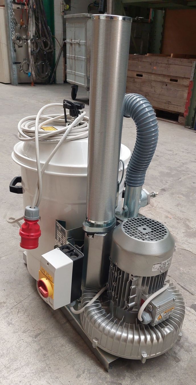 Aspirapolveri & Accessori: Nilfisk CFM Industriesauger Typ 15036 – Usato da Weite venduto da SEWEITE76 2