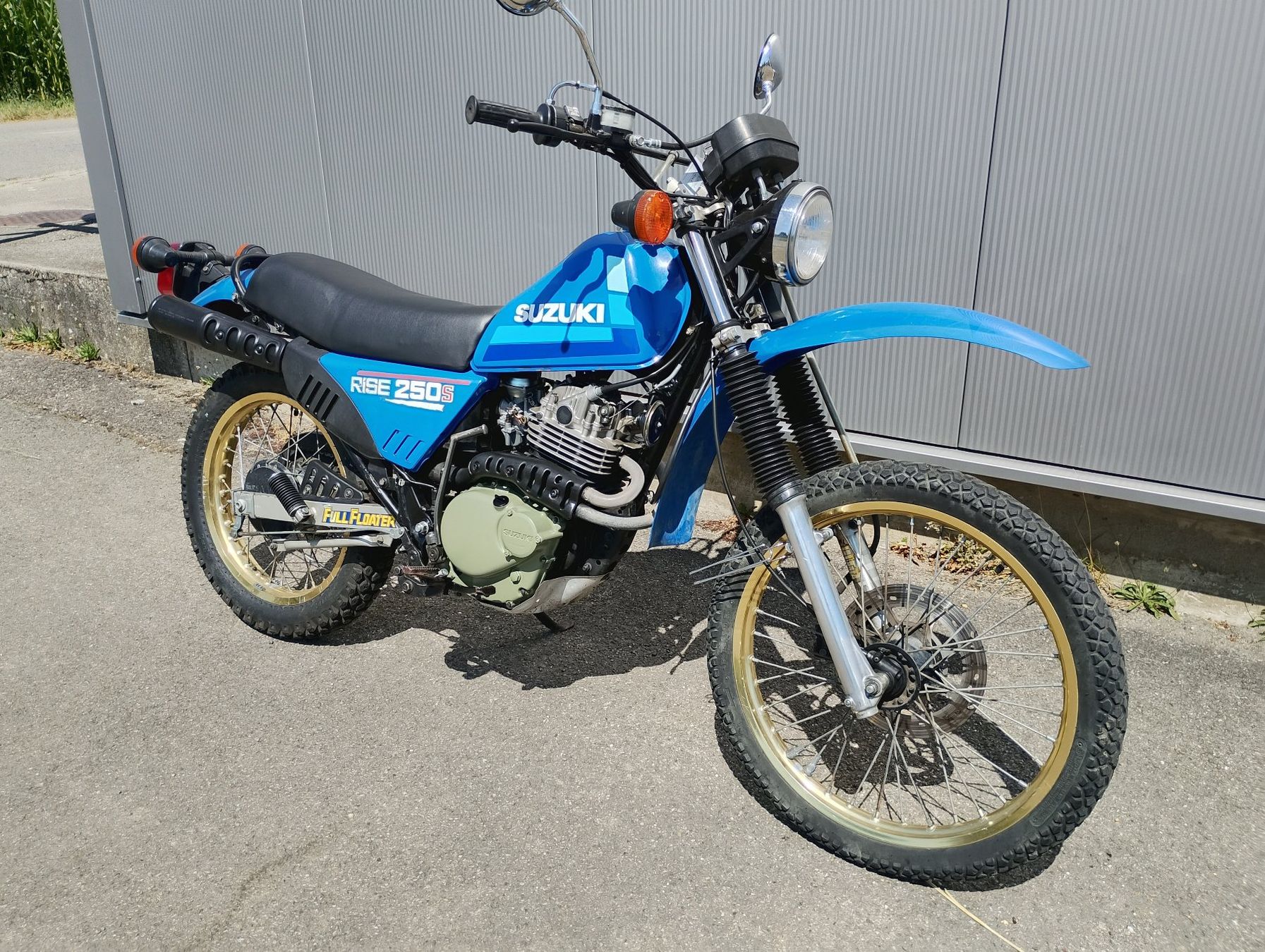 Suzuki Enduro: Suzuki DR 250 S Veteran – Defekt aus Basadingen von Class-X_Parts 1