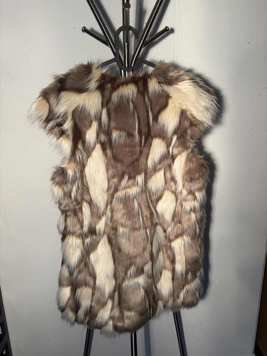 Zara Gilets & Westen: Weste Zara Basic Kunstfell braun beige Grösse M – Gebraucht aus Büsserach von SalebyGianni 2