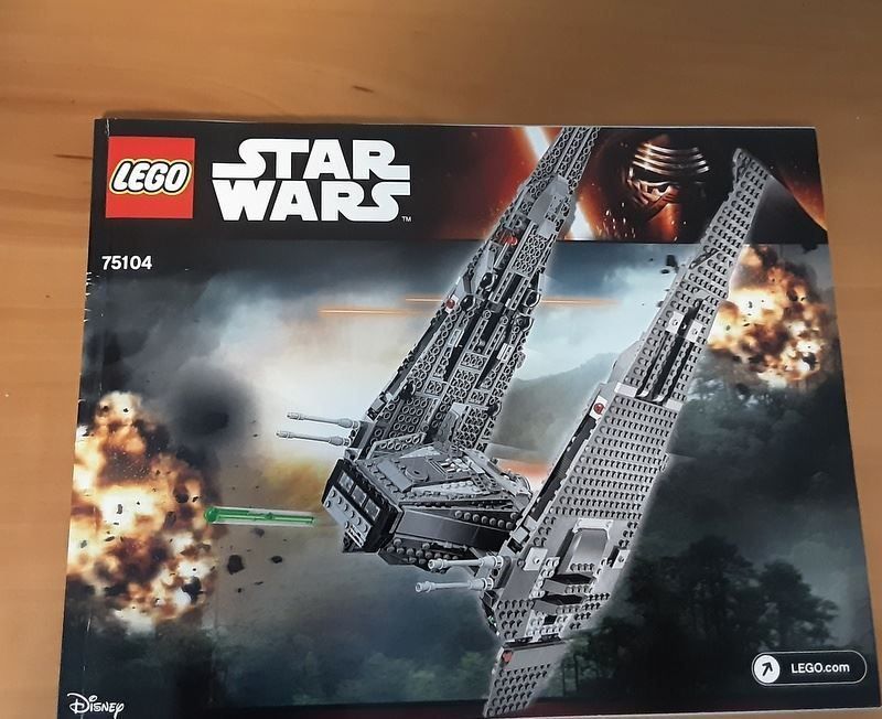 Lego Kit di costruzioni: LEGO Star Wars 75104 "Kylo Ren's Command Shuttle " – Usato da Kreuzlingen venduto da Han-Solo-68 1