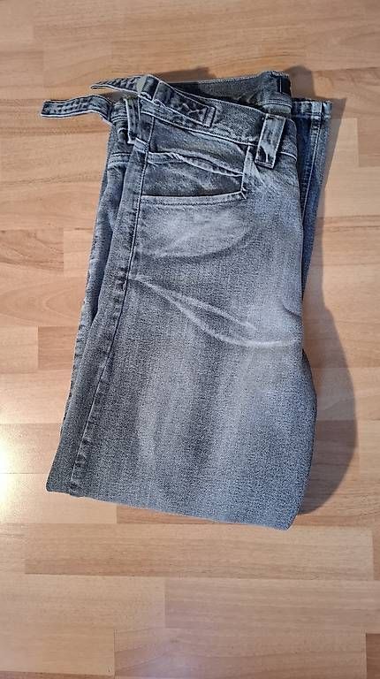 Jeans: Jean gris délavé Vicinity  W30/L30 – Usato da Fleurier venduto da die_gg95 2