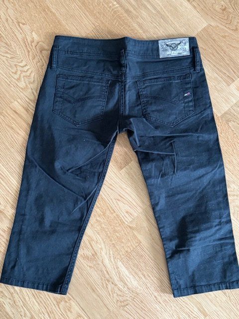 Tommy Hilfiger Pantaloni: Damen Hose 3/4 Tommy Hilfiger Gr.26 – Usato da Wabern venduto da adamovski 3