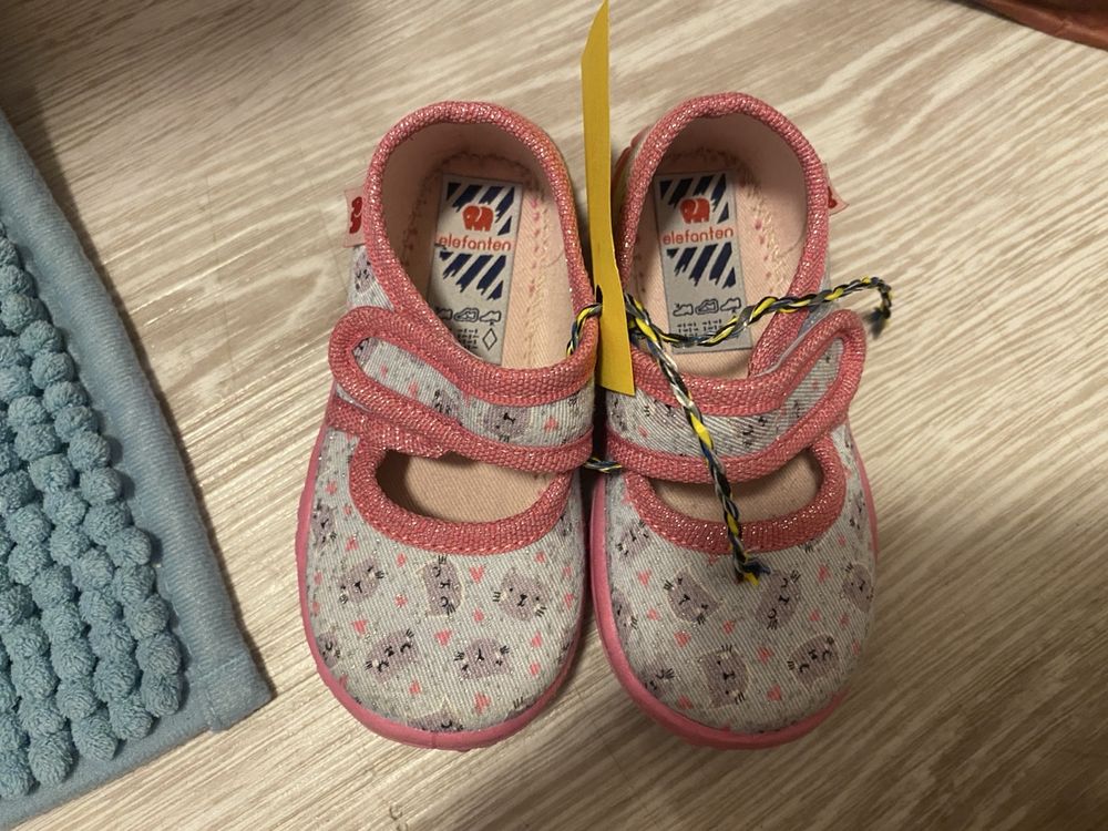 Elefanten Chaussures filles: Süsse Mädchen Hausschuhe Gr. 20 Elefanten – D'occasion à Römerswil LU par Sunnyday35