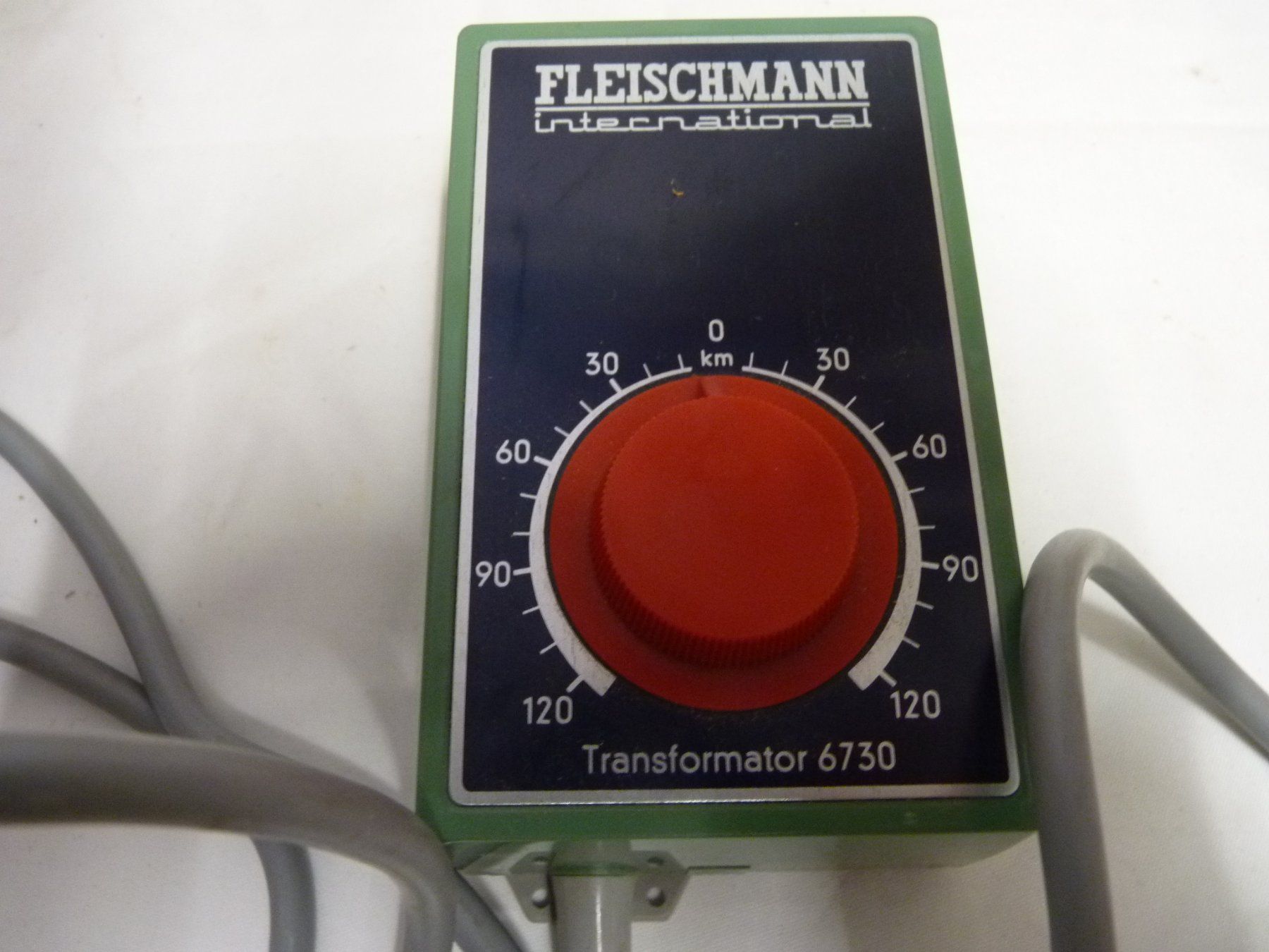 Fleischmann Batterie, Caricabatterie & Alimentatori: Spur N Fleischmann Transformator 6730 – Usato da Küsnacht ZH venduto da zoliboli01 1