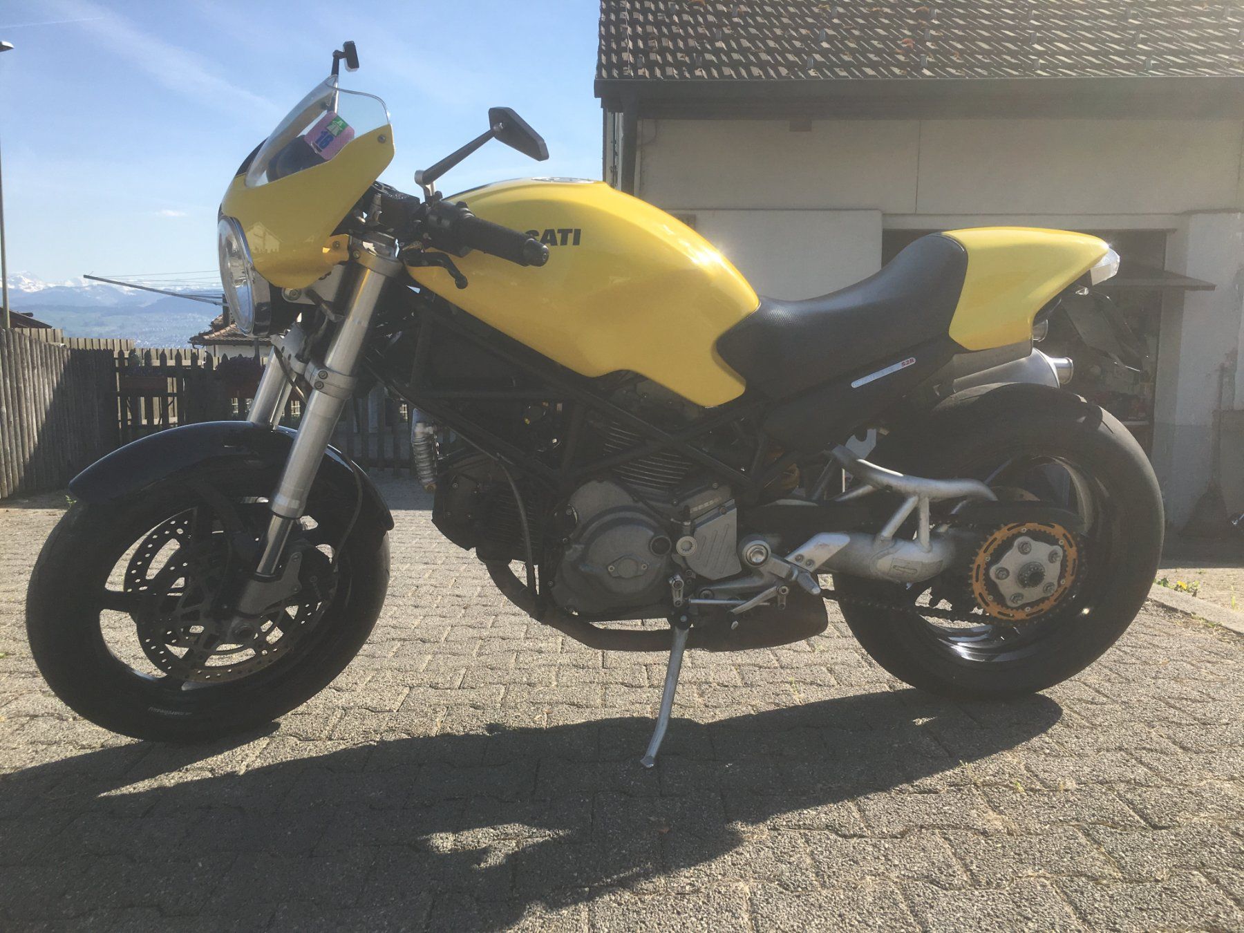 Ducati Strada: Ducati Monster S2R, Ice yellow, 2005 – Usato da Uetikon am See venduto da zsc67 2