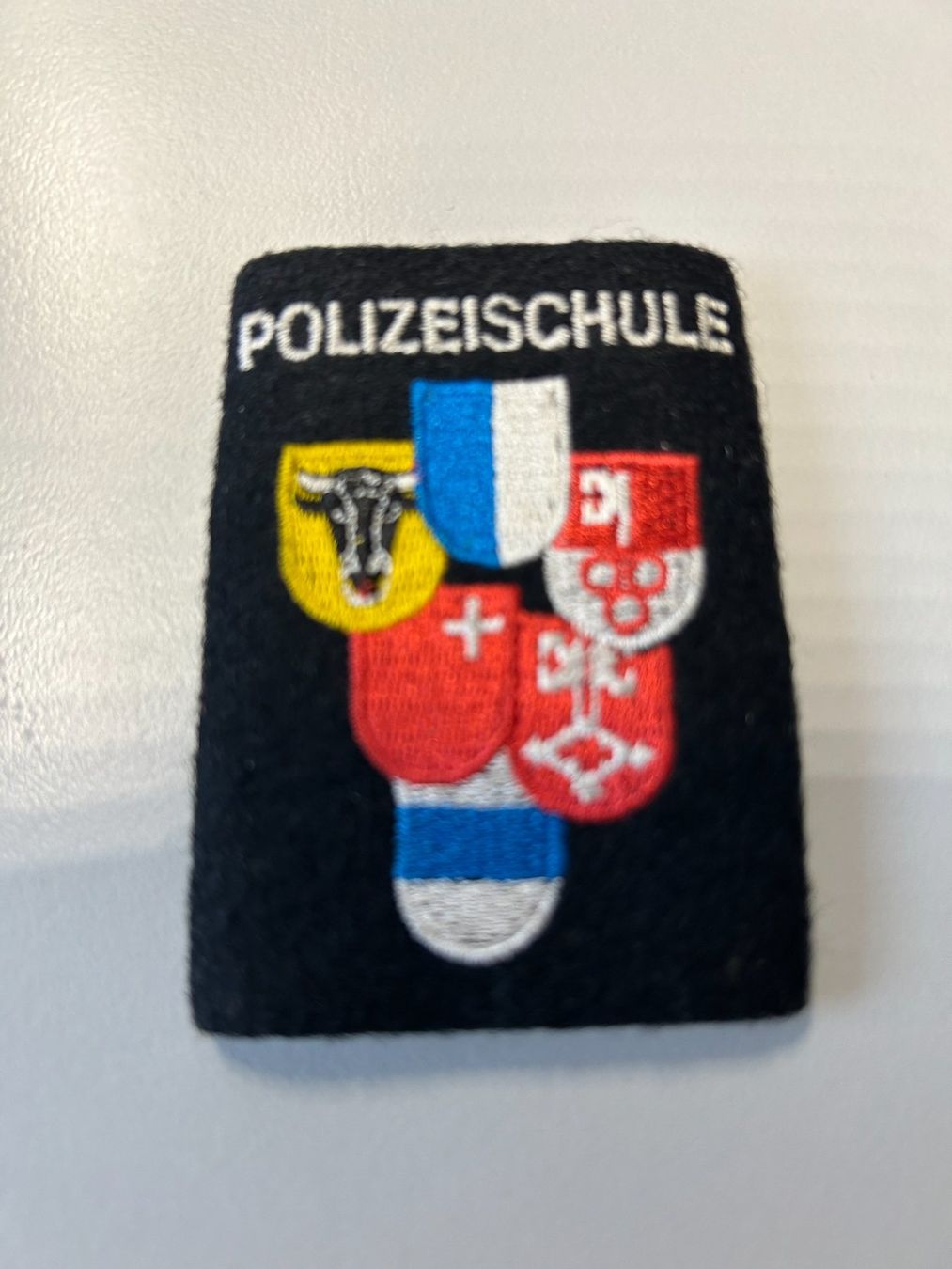 Plaketten & Abzeichen: Uralte Schulterpatte ehemalige Polizeischule Innerschweiz – Gebraucht aus Schaan von Auring61