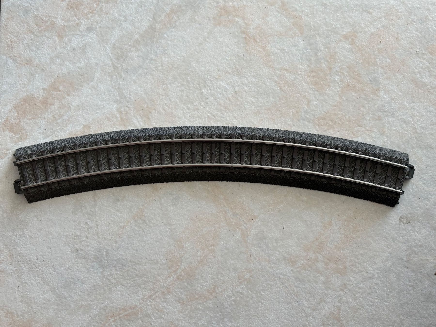 Märklin Modelleisenbahnen: 1x Marklin C 24330 Gleis – Gebraucht aus Hauterive NE von eriamch