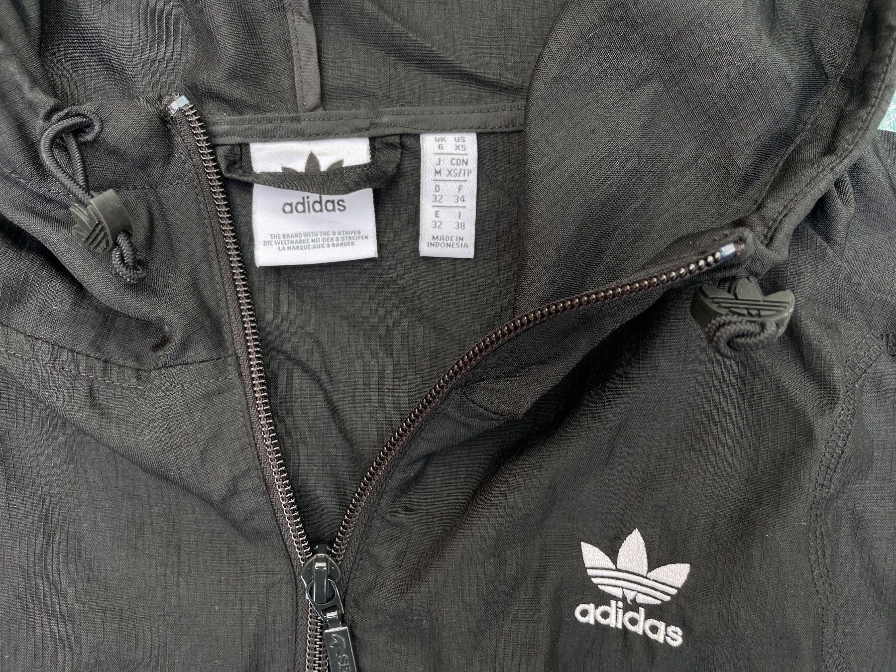 Adidas Giacche: Schwarzes ADIDAS Jäckli Gr. 32 – Usato da Frasnacht venduto da GracyStore 1