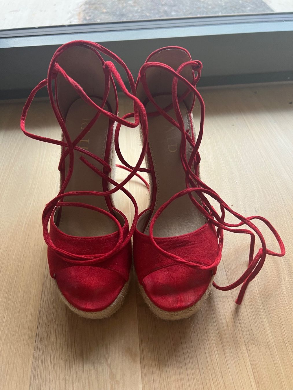 Scarpe da donna: Sandale mit Keilabsatz (NEU) – Usato da Dübendorf venduto da fadrinli