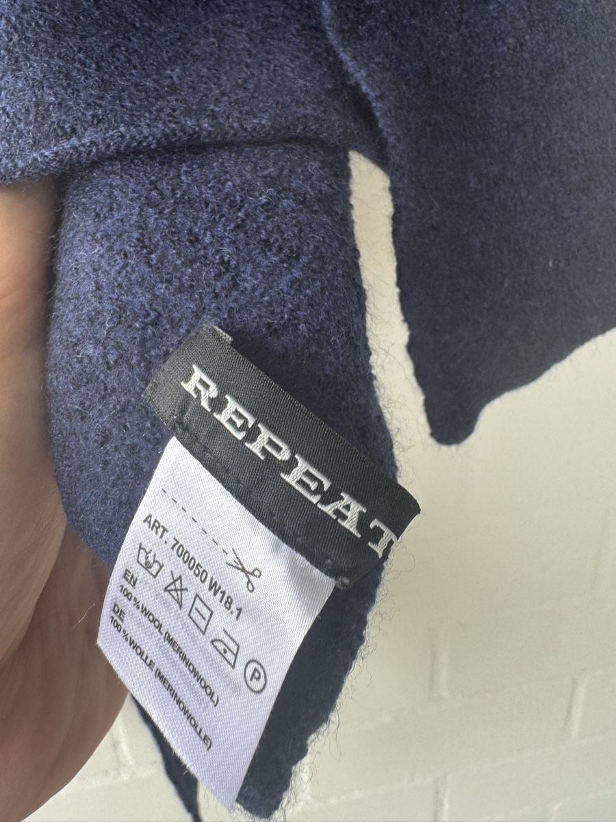 Repeat Foulard & Sciarpe: Repeat Schal Merinowolle dunkelblau – Usato da Brütten venduto da Rod816 8