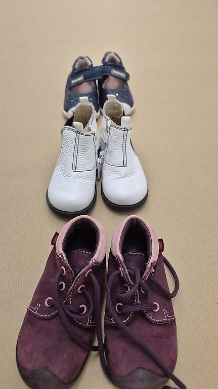Schuhe für Mädchen: Mädchen Schuhe gr 18 & 19 – Gebraucht aus Neunkirch von mir_c9zg 3