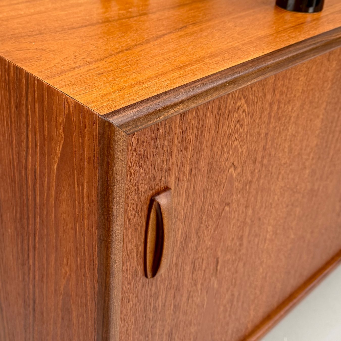 Pfister Büffets: Midcentury Teak Sideboard, CH – Gebraucht aus Uetikon am See von StudioVintage 3