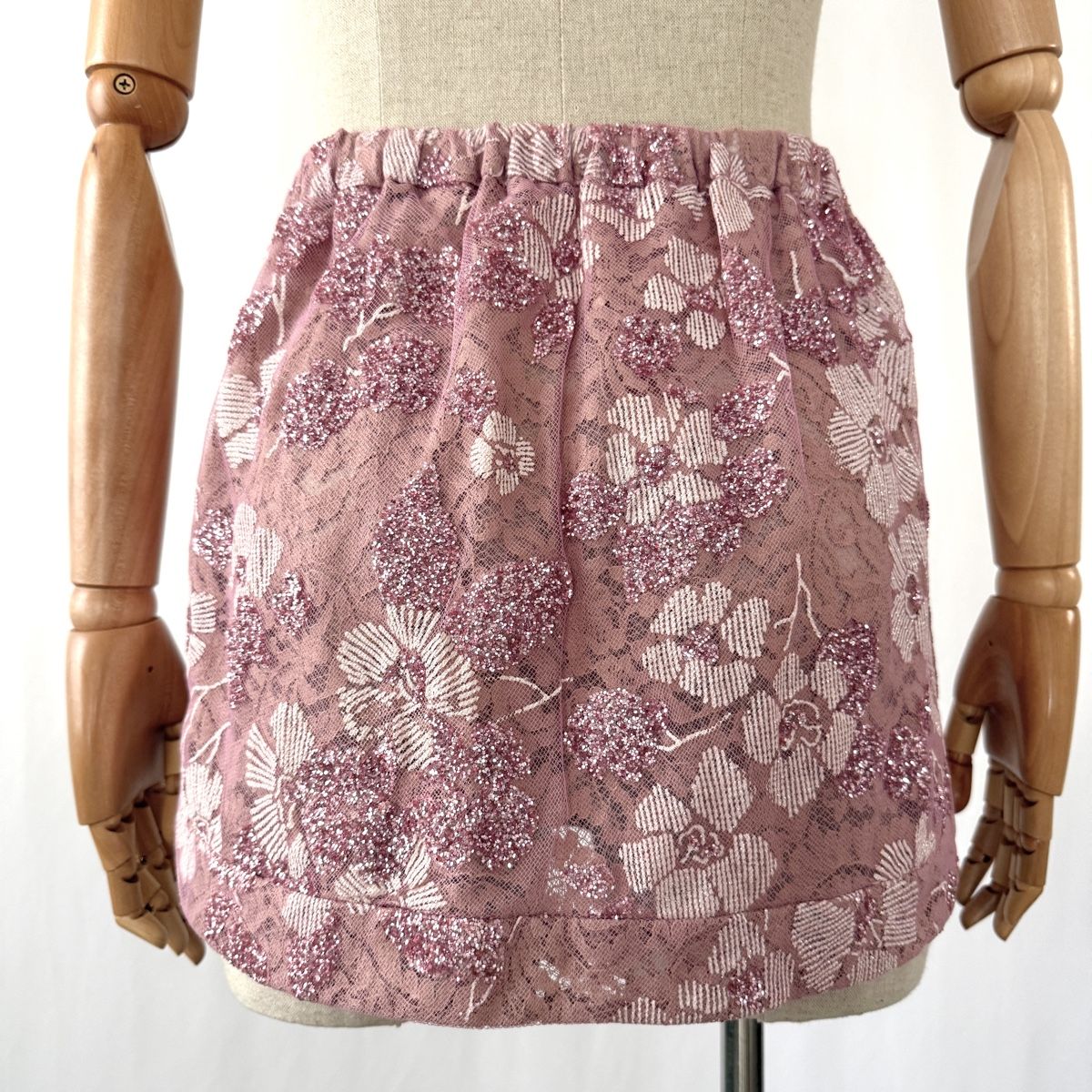 Gonne: NUMERO VENT UNO No 21 New Sequin Skirt – Nuovo (secondo la descrizione) da Freienbach venduto da Avviivva_Shop 4