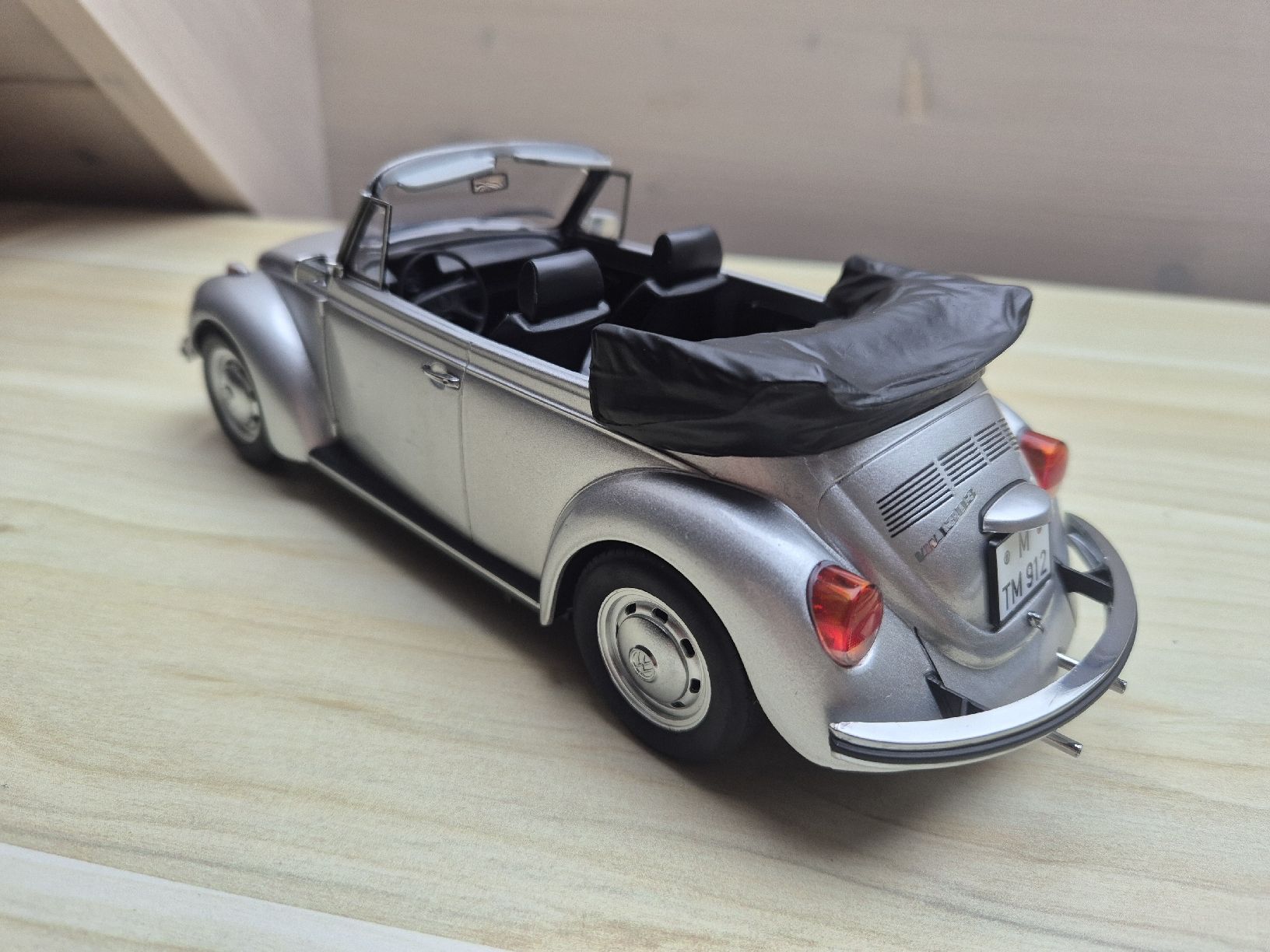 Volkswagen Modellini d'auto: VW Käfer Cabrio 1303 1:18 Norev Oldtimer – Nuovo (secondo la descrizione) da Trimbach venduto da Ramsi1270 1