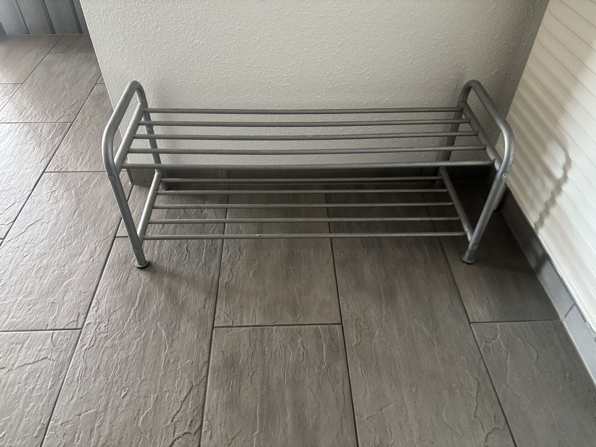 Allestimento di negozi e stand fieristici: Meuble à chaussures métallique  – Usato da nods venduto da Tozzifan