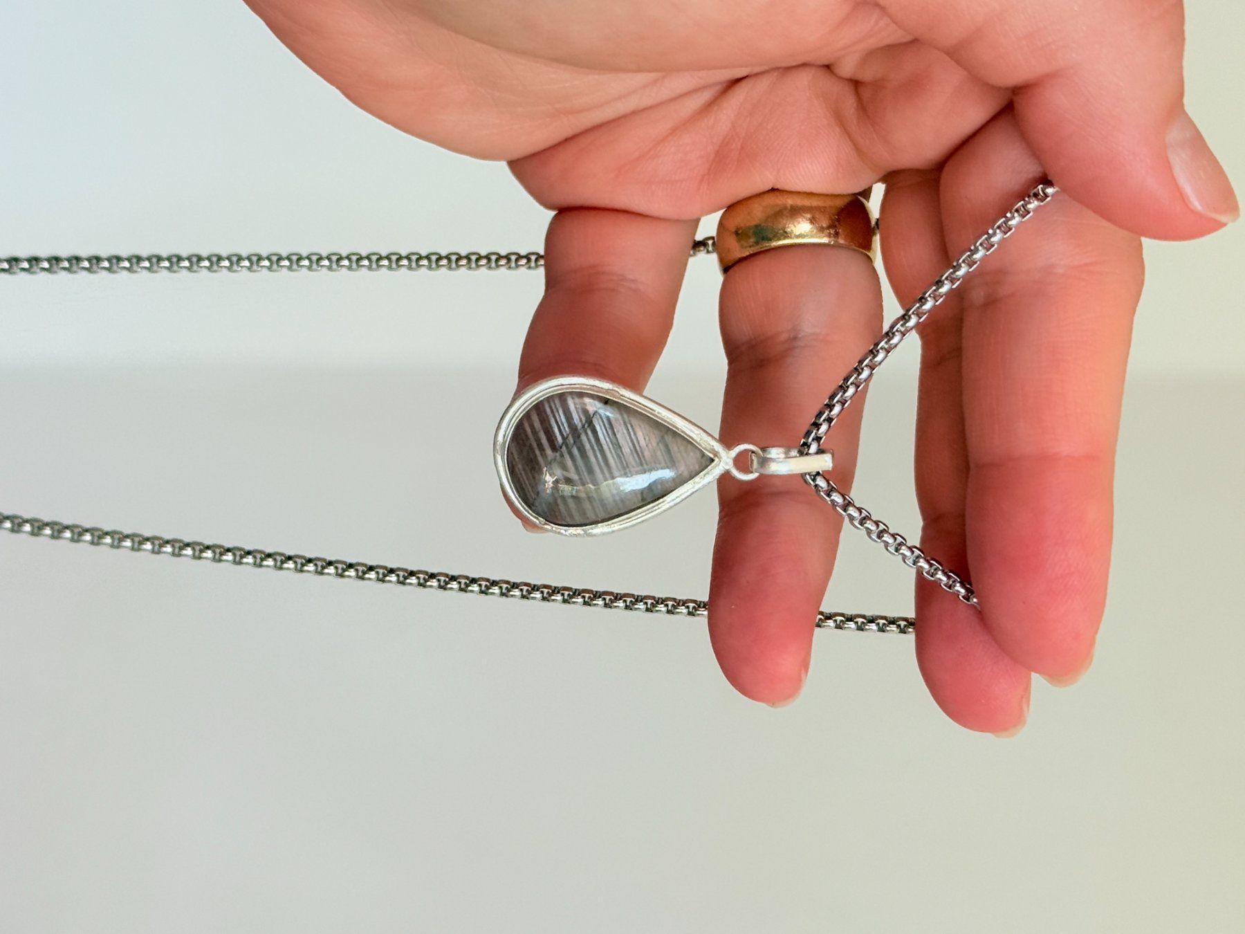 Colliers: Labradorite necklace – Neuf avec emballage d'origine à Genève par AGBERG 6