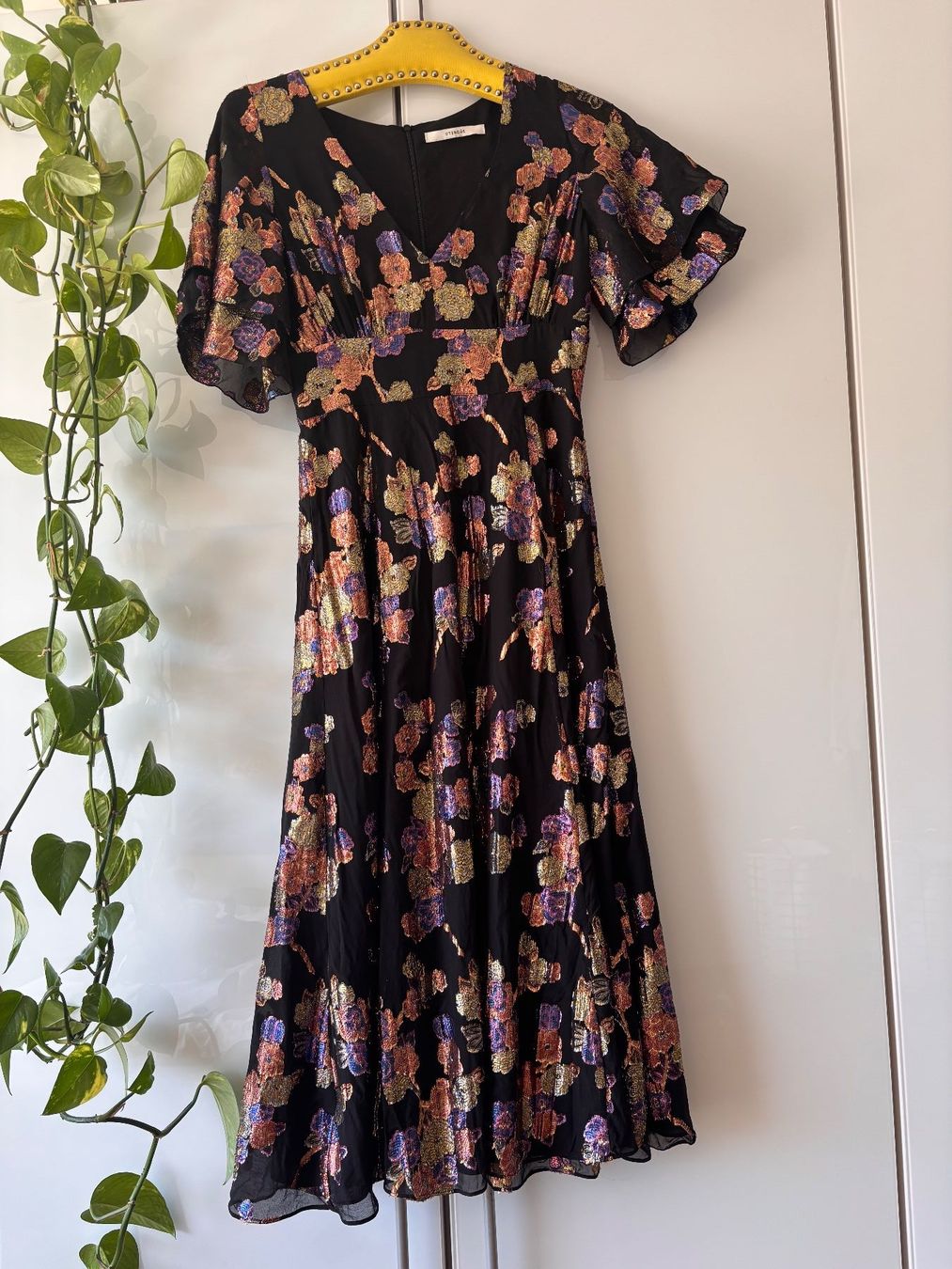Vestiti: UTERQUE Seidenkleid mit Glitzi Gr. S – Usato da Zürich venduto da missmodernage