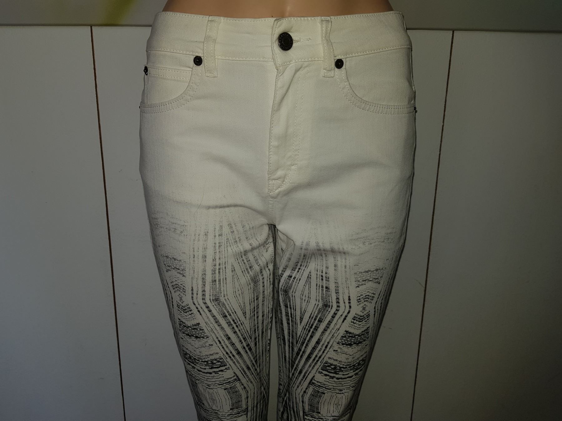 Drykorn Jeans: DRYKORN Jeans taille / Grosse W28 L32 – Gebraucht aus Cossonay-ville von Super-Price-Quality 1
