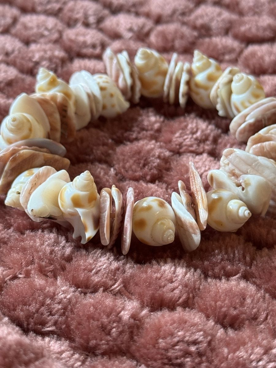 Bracciali & Braccialetti: Unique Seashell Bracelet - Perfect Summer Accessory! – Usato da Zürich venduto da olalinda 2