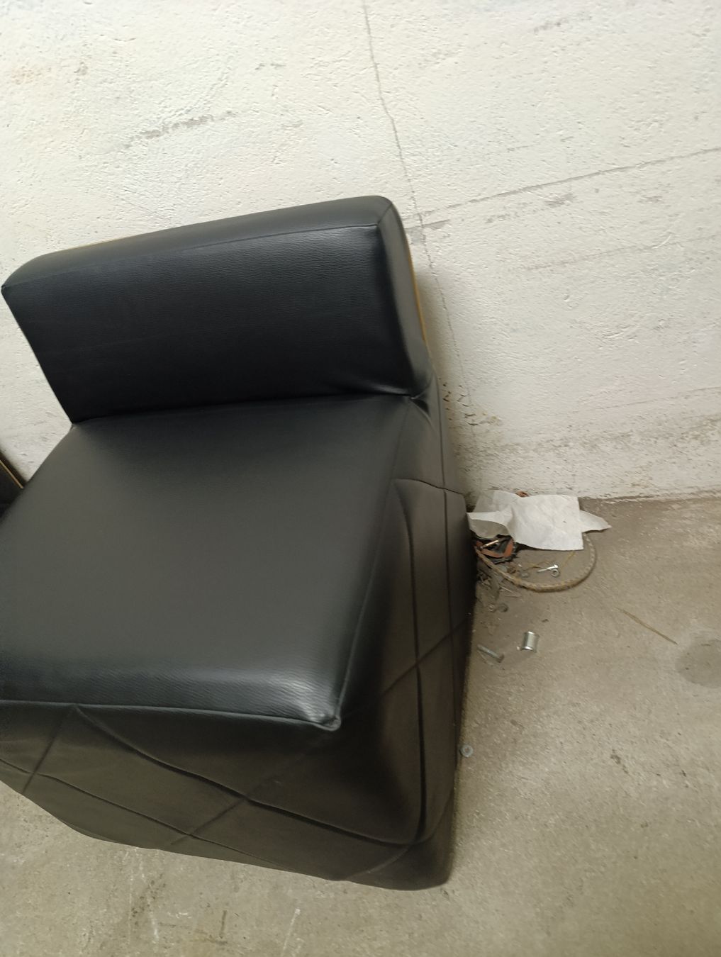 Sgabelli: Kunstleder Stuhl/ Hocker Nr.8 – Usato da Romanshorn venduto da dav_h2lv