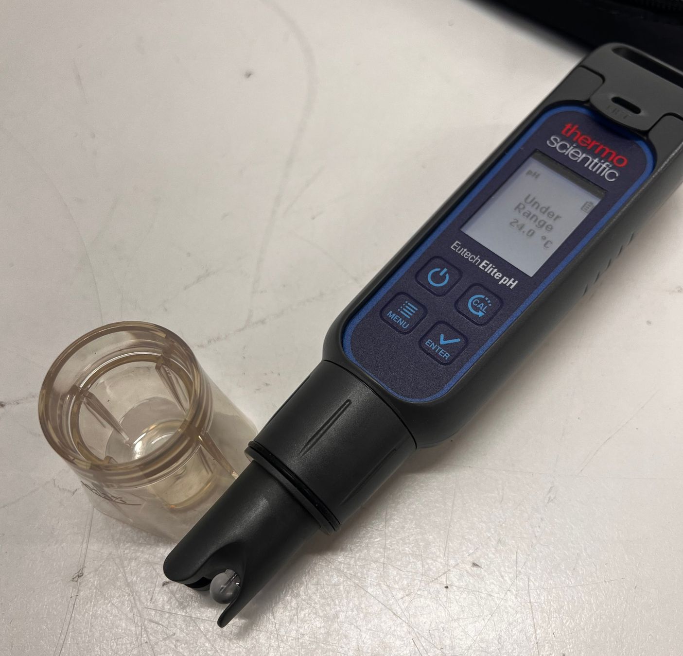 Matériel de laboratoire: Thermo Scientific Elite pH Pocket Tester – D'occasion à Niederdorf par LeptonAG_Labor 3