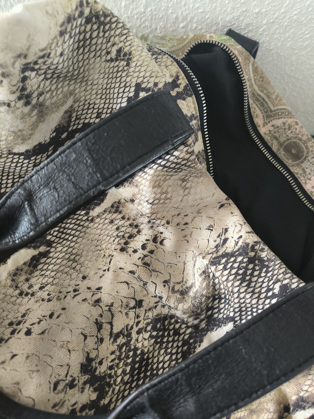 Codello Borse: Reisetasche und Kosmetiktasche Codello – Usato da Kloten venduto da Olivenbaum2017 2