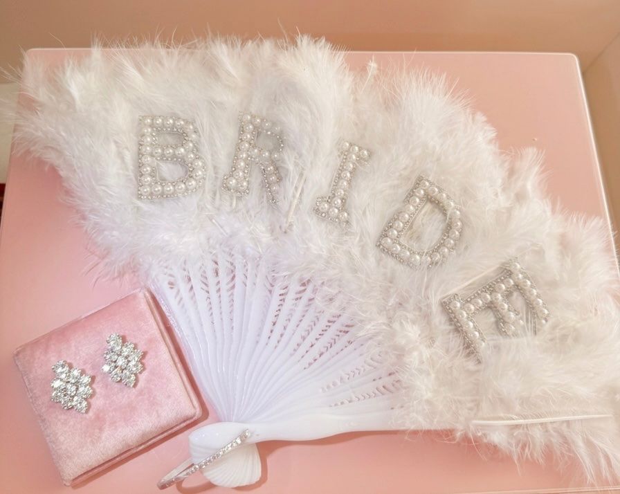 Robes: Éventail mariée blanc plumes perles strass – Neuf avec emballage d'origine à St-Maurice par Sandrinette123