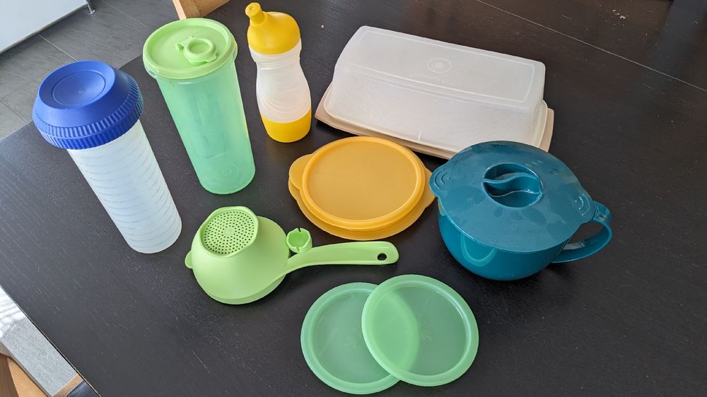 Tupperware Set (Gebraucht) in Sutz für CHF 25 – mit Lieferung auf ...