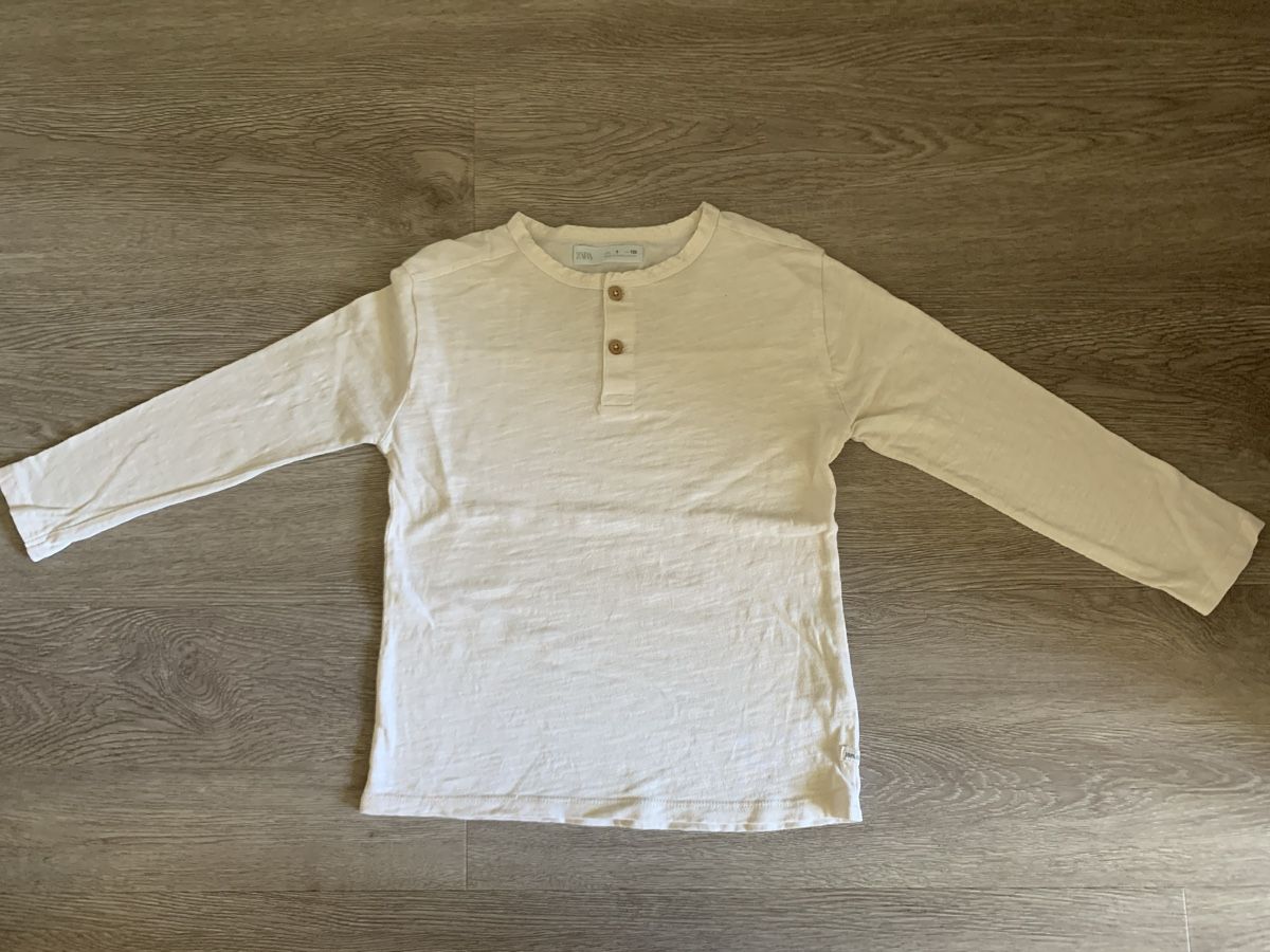 Zara T-shirt: ZARA Langarmshirt Grösse 122 – Usato da Basel venduto da Dumbolino1