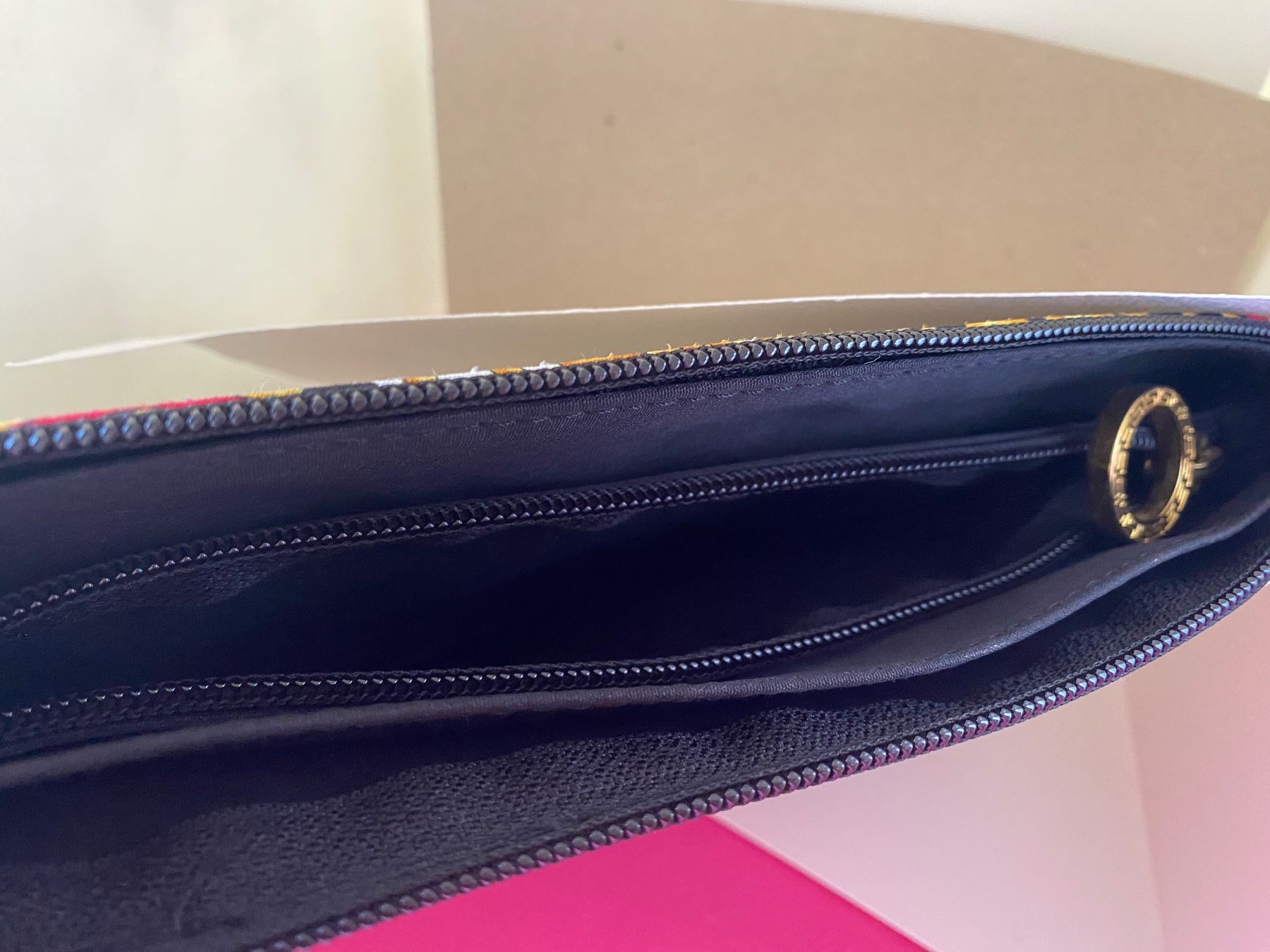 Versace Custodie per cosmetici: Trousse Versace – Usato da Bouveret venduto da wes_7zll 1