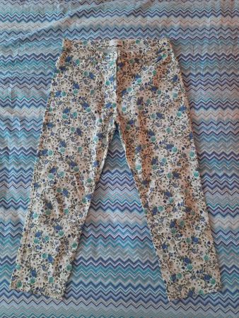 Comodi pantaloni da donna con motivo floreale - taglia M