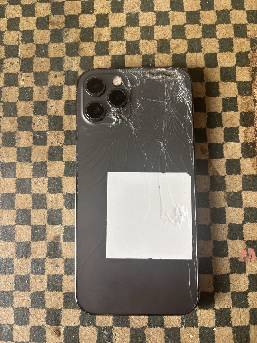 Apple Portables: iPhone 12 Pro defekt – Défectueux à Triesenberg par gernewieder9497 1