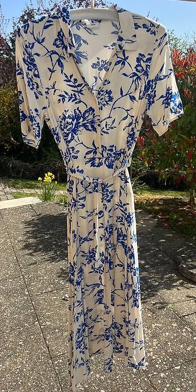 Vestiti: JDY only  blusenkleid weiss / blau, gr S – Usato da Thayngen venduto da buermann 2