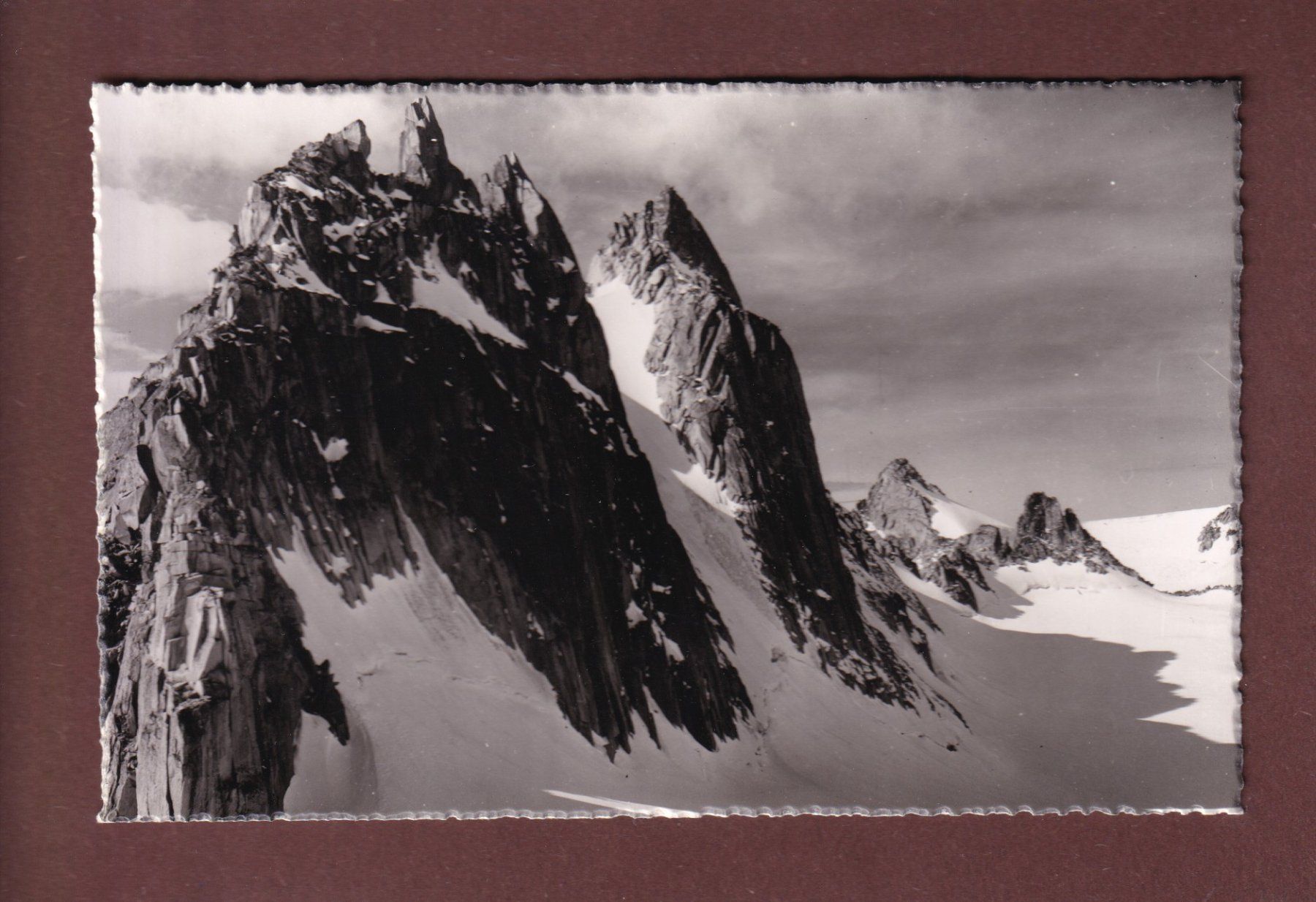 Cartoline postali: Massif du TRIENT - Aiguilles dorées – Usato da Pully venduto da nicecards-shop