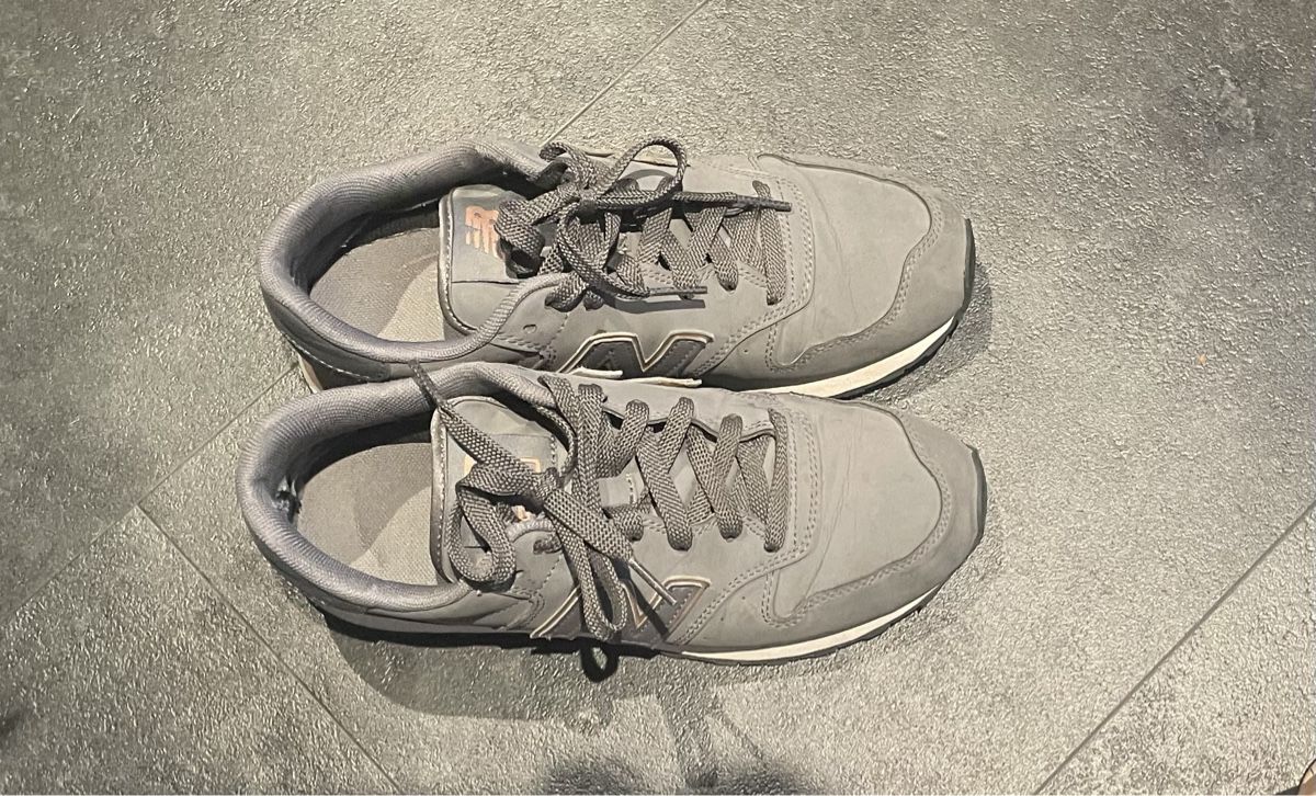 New Balance Scarpe da donna: New Balance Sneaker, Grau, Grösse 36.5 – Usato da Mitlödi venduto da meyer-sabrina 1