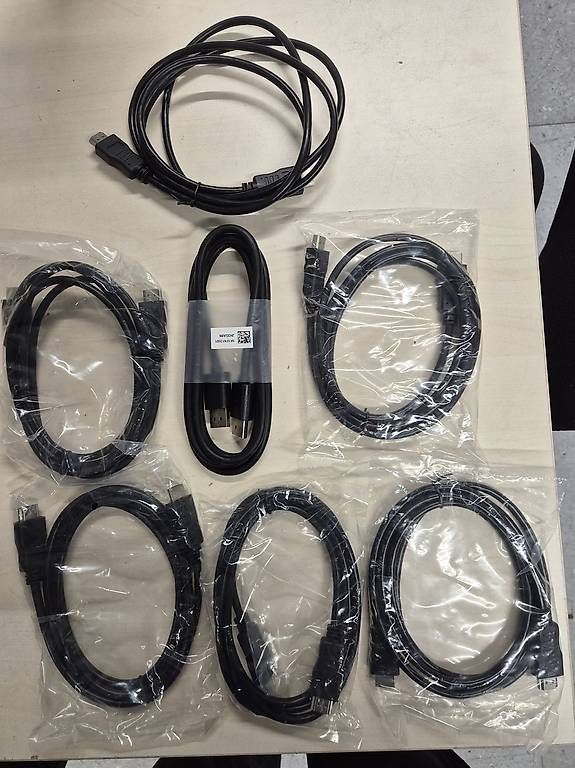 Cavi: HDMI Kabel  – Usato da Steffisburg venduto da leizte74