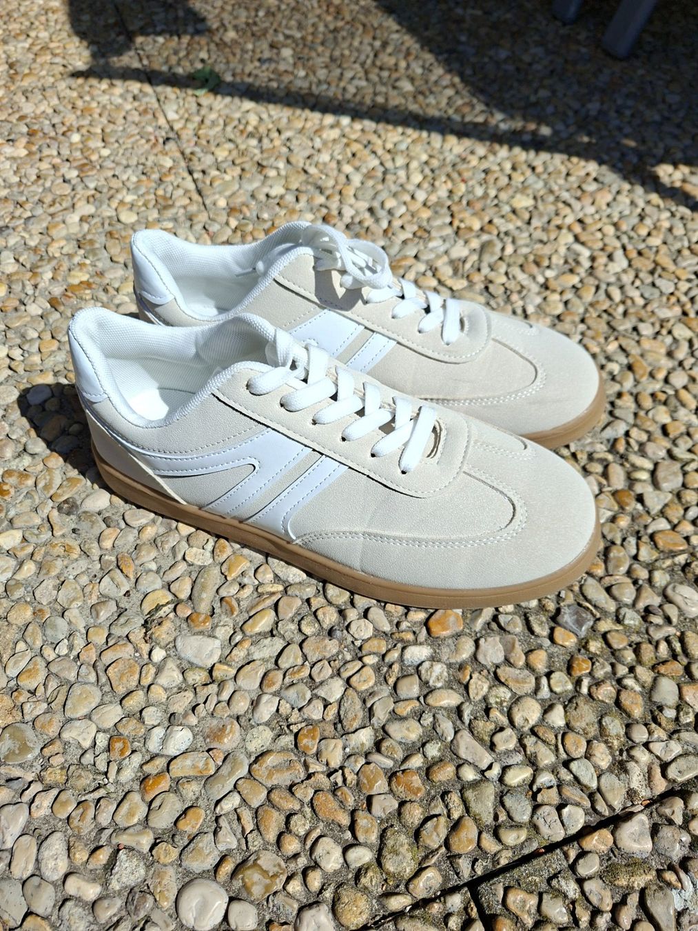 Damenschuhe: Sneaker beige weiss Gr. 40 – Gebraucht aus Gerolfingen von oceanblue 3