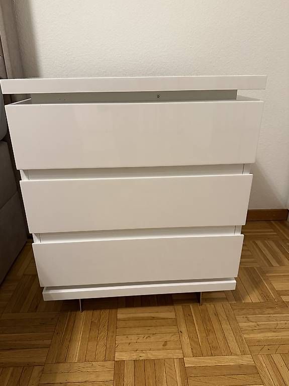 Comodini: 1x Nachtkommode Hochglanz Weiss – Usato da Glattbrugg venduto da mir_vx2c