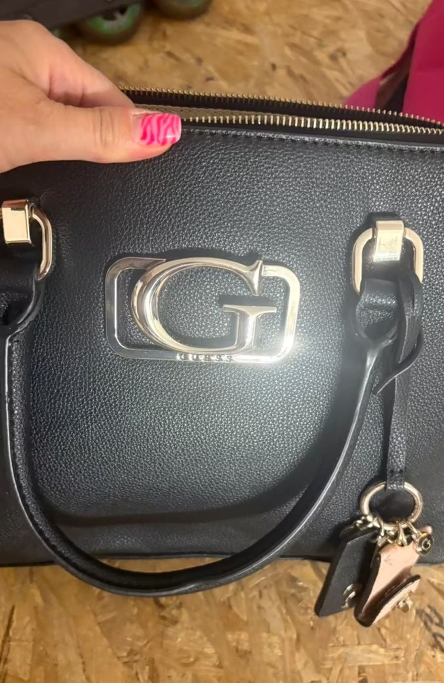 Guess Sacs femmes: borsa Guess  – D'occasion à Vairano par Miry90. 3