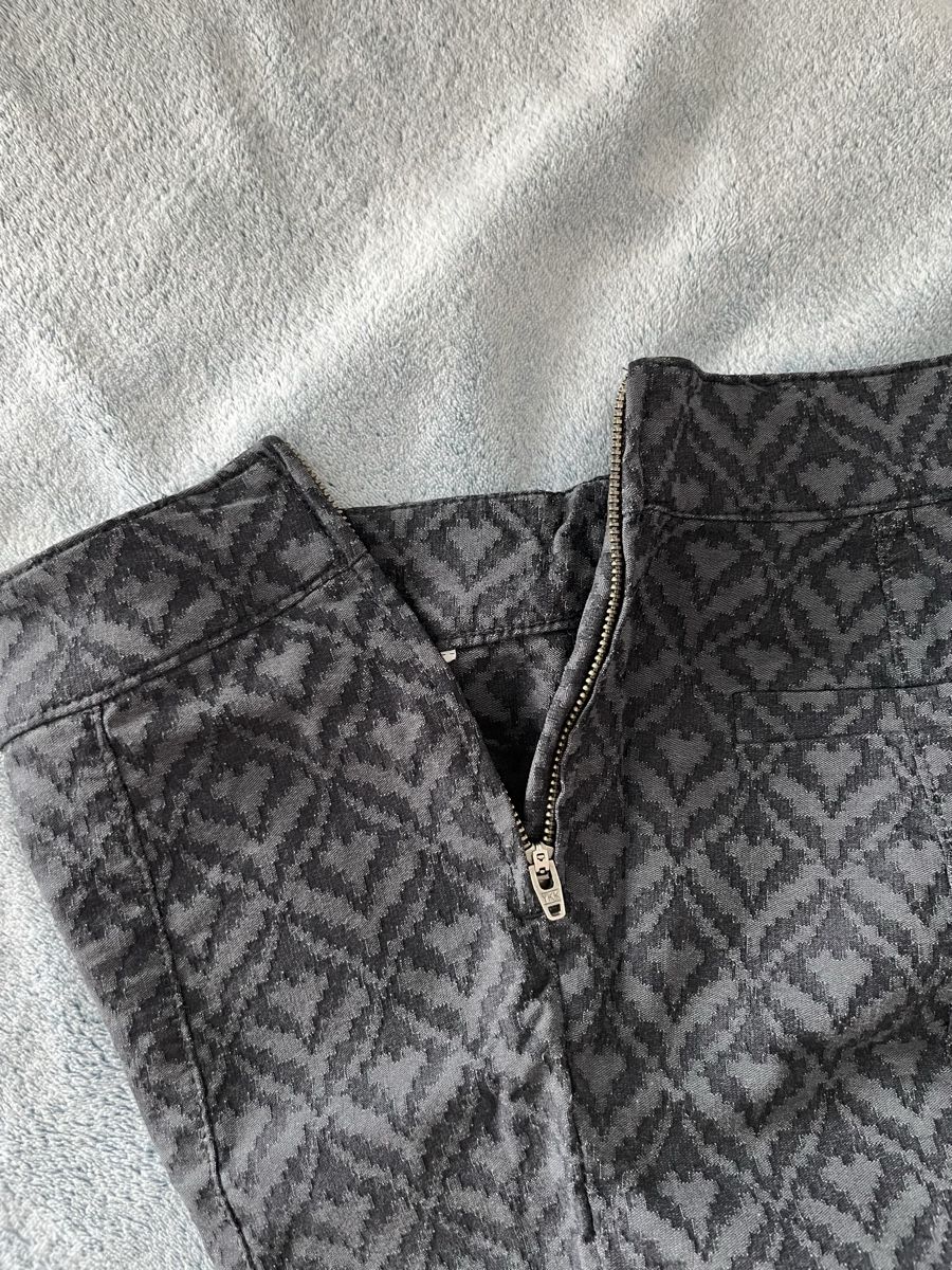 Hosen: Charles Voegele Pants, Size EU 36, Black, Geometric – Gebraucht aus Gümligen von caron__ 2