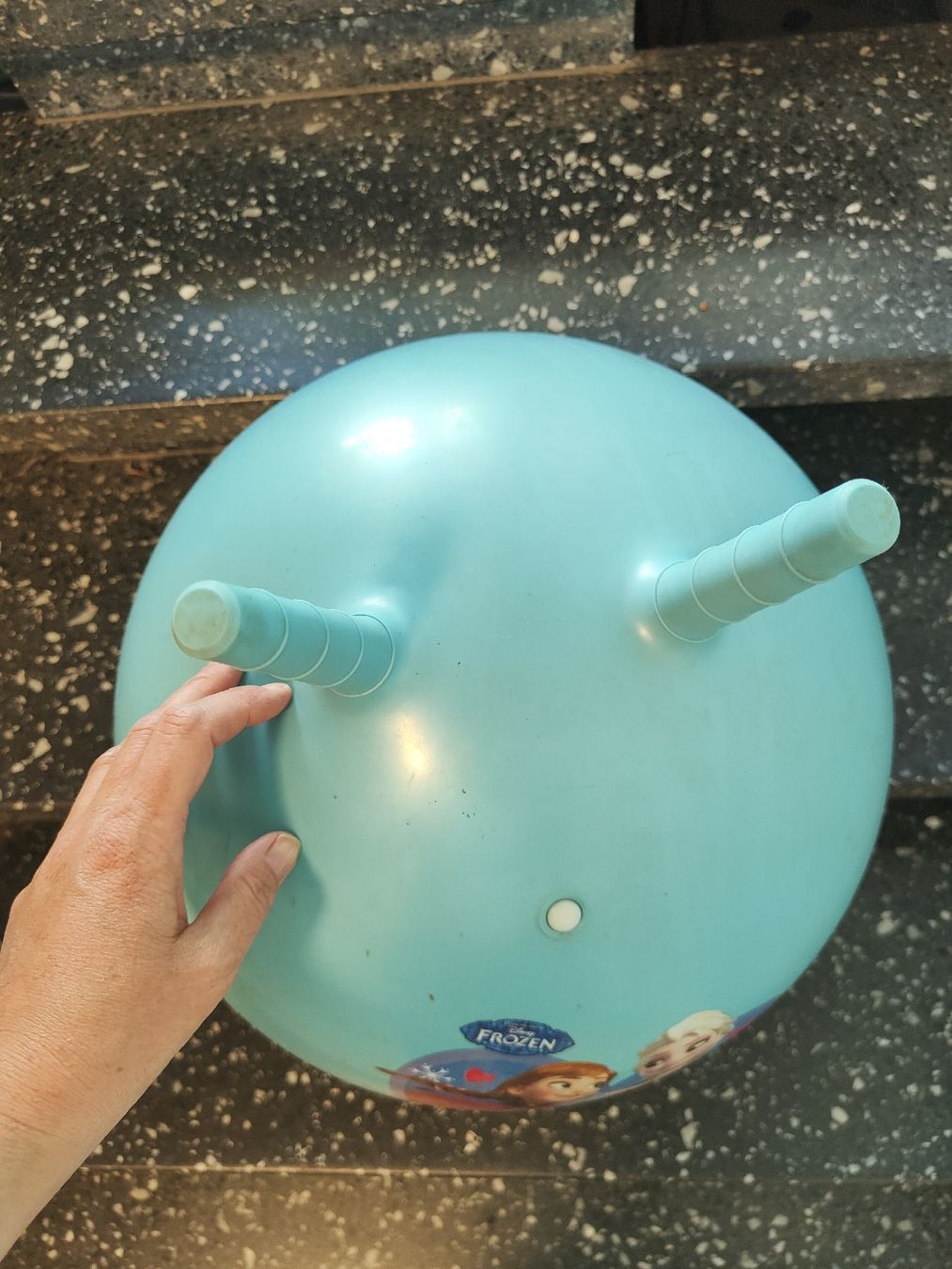 Disney Giocattoli: Frozen Hüpfball – Usato da Effretikon venduto da jeb_l9k5 1