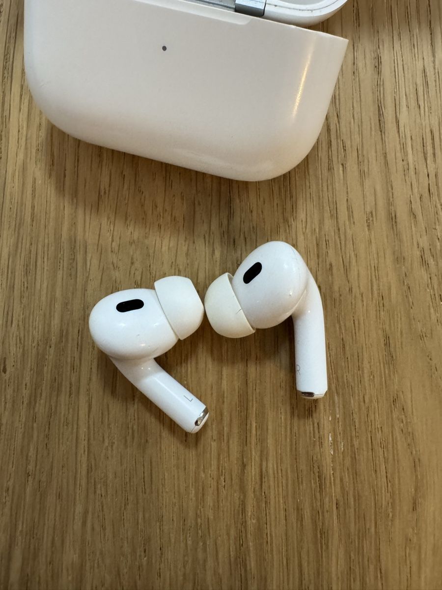 Apple Cuffie: Apple AirPods Pro 2 – Usato da Nyon venduto da loris305 2