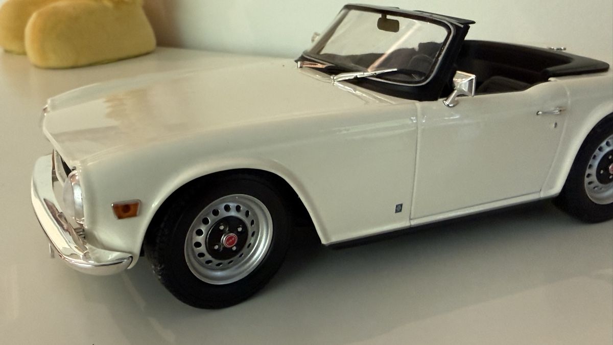 Triumph Modellini d'auto: Triumph TR6 Cabrio, Neu, sehr schwer. – Nuovo (secondo la descrizione) da Basel venduto da Zomeg 5