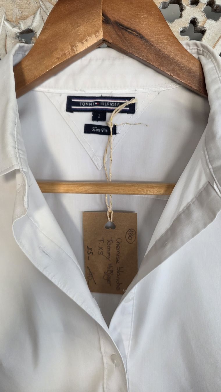 Camicette: Chemise blanche Tommy Hilfiger Taille 34 – Usato da Courgevaux venduto da AT12 3