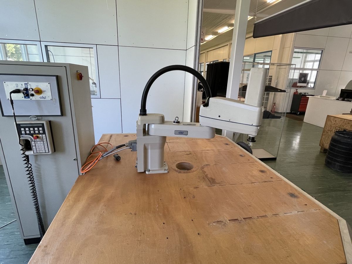 Tutte le macchine: Adept Scara Roboter inkl. Steuerung – Usato da Sirnach venduto da Deruhrmacher 9