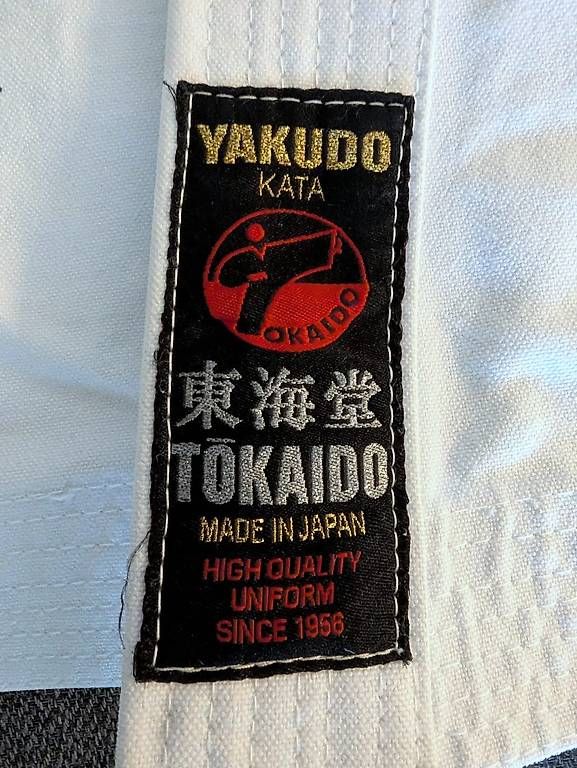 Karate Gi Tokaido Kata Yakudo TSA Grösse 5 (Gebraucht) in Vuisternens ...