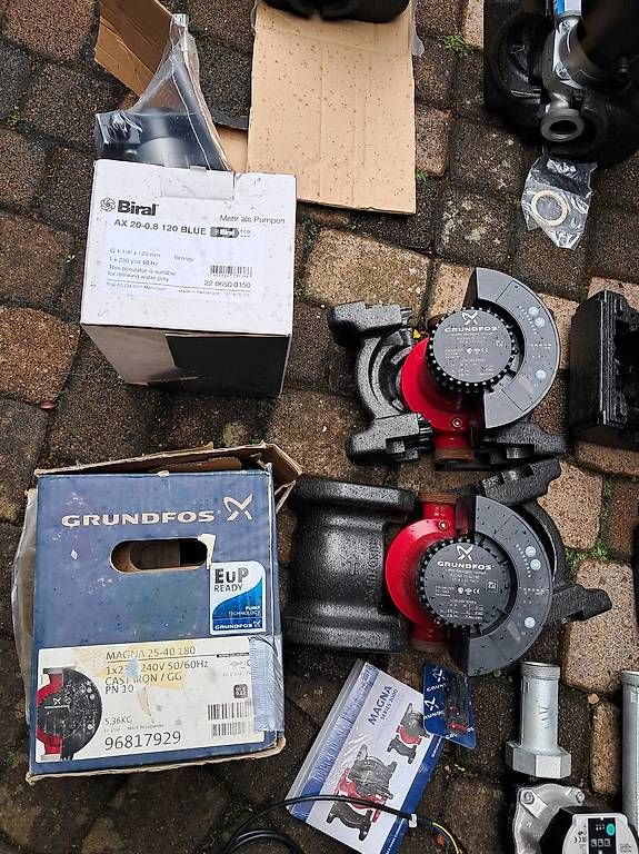 Grundfos Riscaldamento: Heizungspumpe – Nuovo (secondo la descrizione) da Biberstein venduto da precious010 2